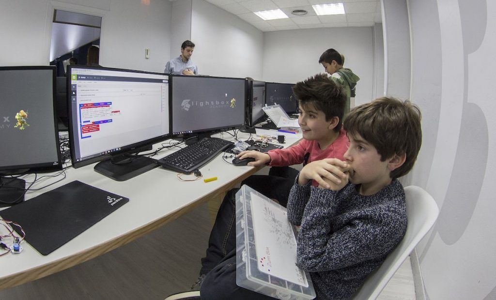 Taller Robótica BQ: aprendiendo con el Kit Zum Box
