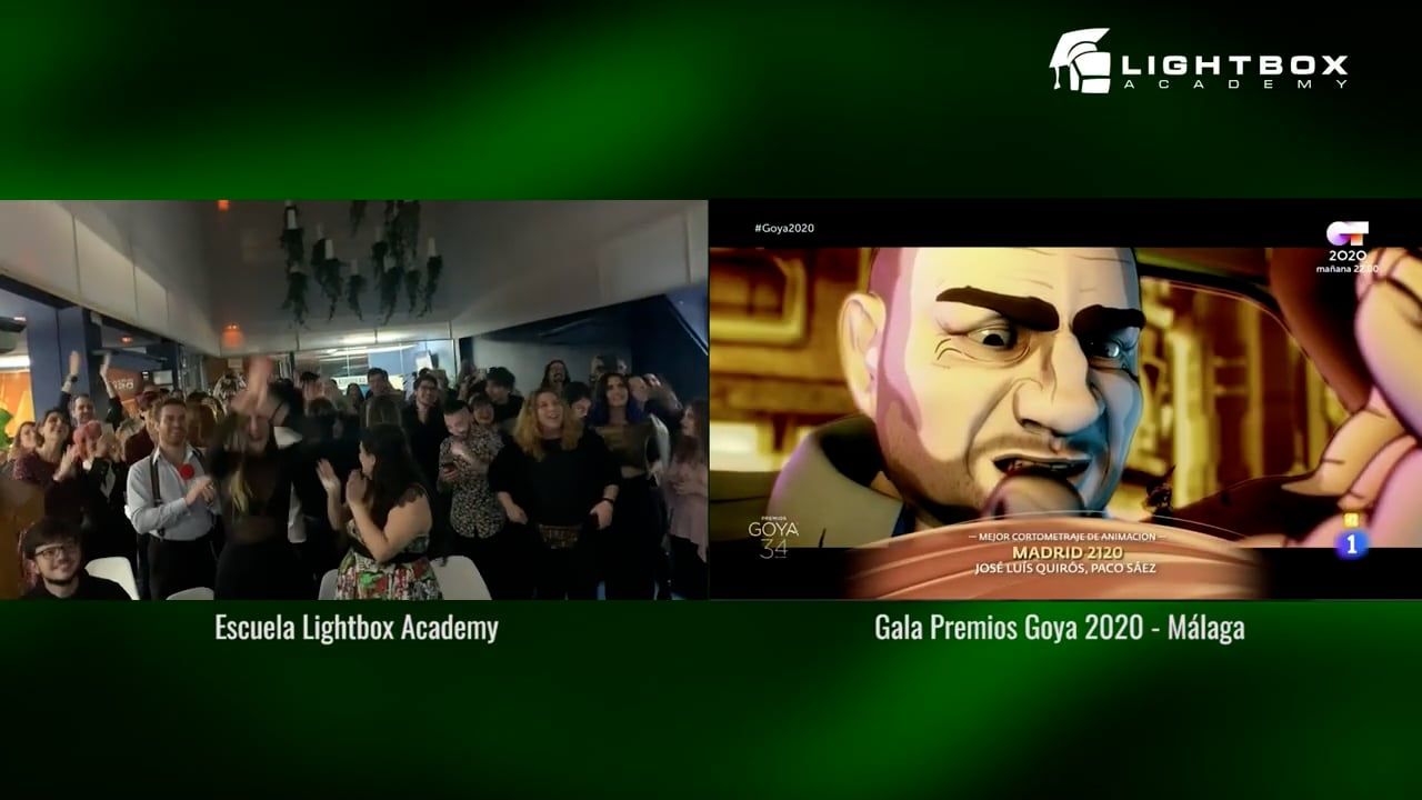 Público celebrando en un aula de Lightbox Academy al anunciarse el Premio Goya 2020, proyectado junto a una escena animada del corto.