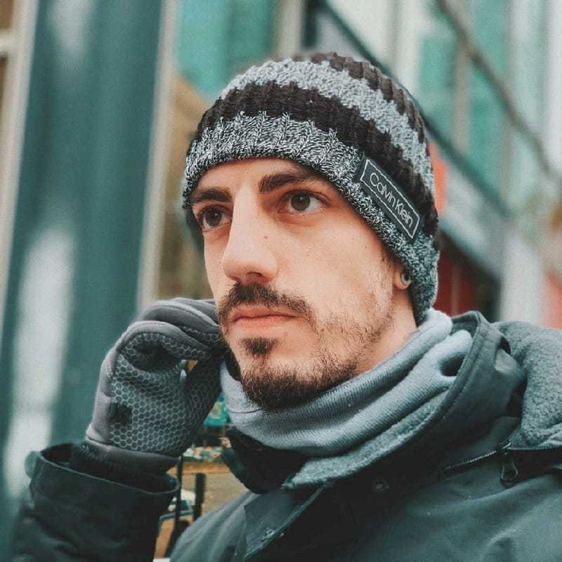 Josh Muñoz, creador de Echoes of Lyra, animador 3D con experiencia en videojuegos, cine y VFX, invitado al meetup de Unreal Engine en Lightbox Academy.